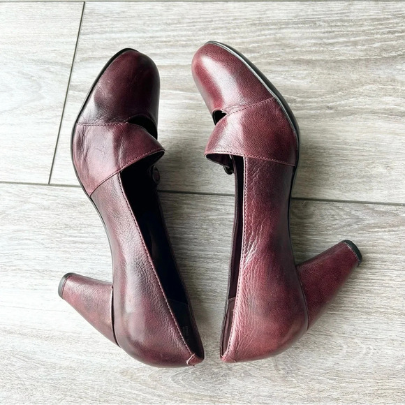 Clarks Indigo Burgundy Leather Mary Jane Pumps - Picture 10 of 14